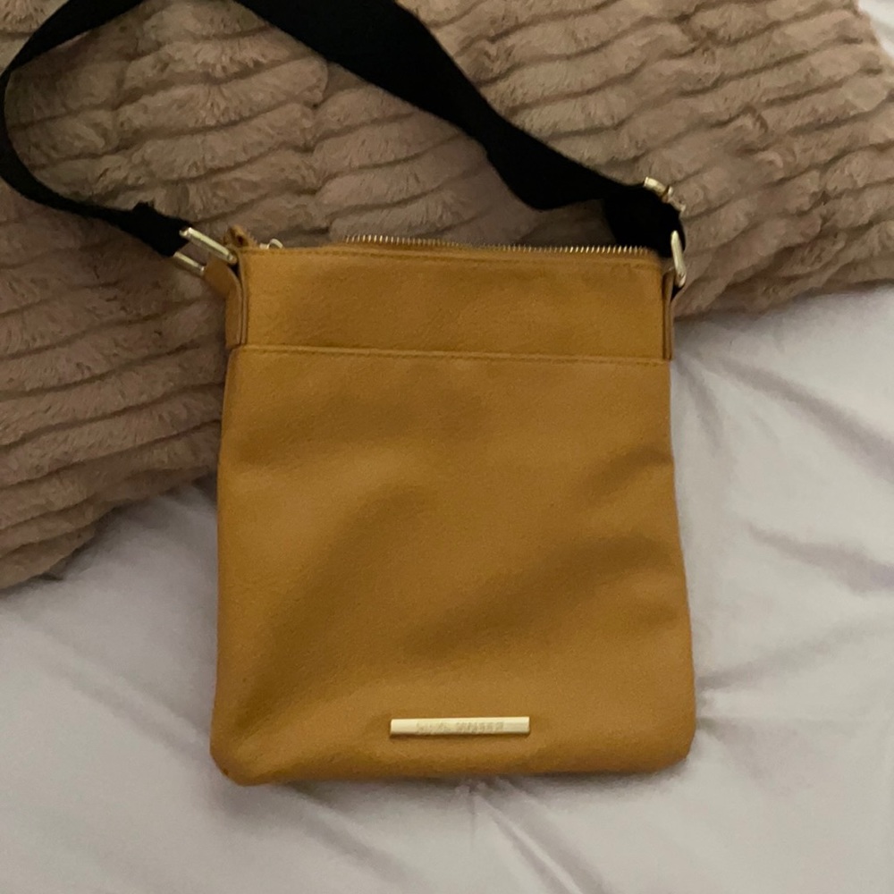 Like new Steve Madden cross body